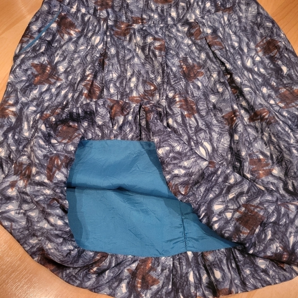 Banana Republic silk bubble skirt size 2 - Picture 2 of 6